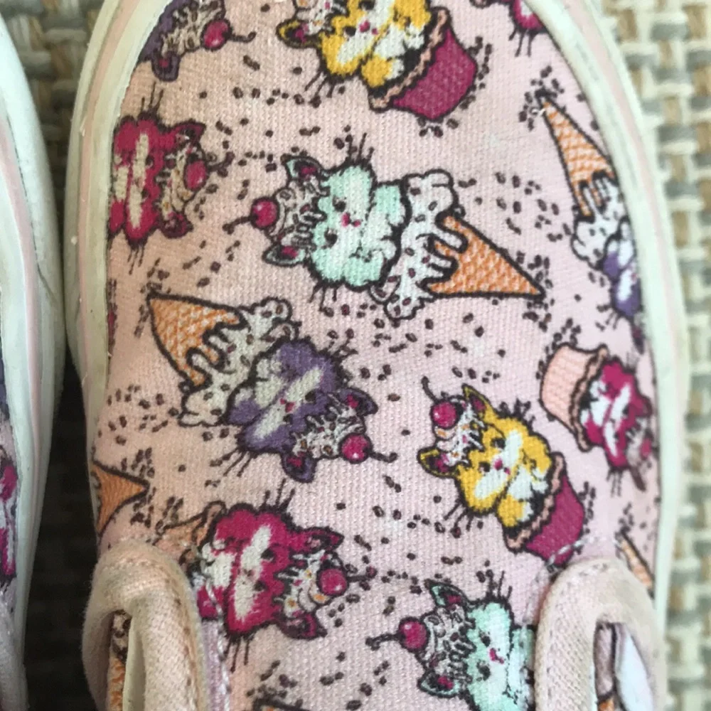 Vans Slip On Sneakers (size 11)